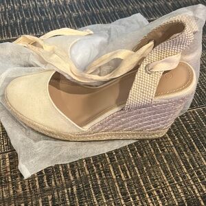 New women’s sandals